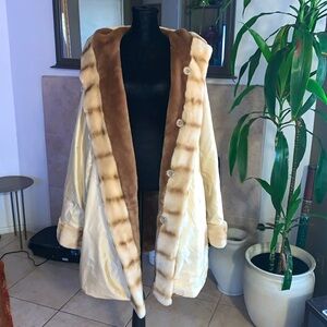 dennis By dennis basso coat size 3X reversible with buttons & a hoodie. So cozy!